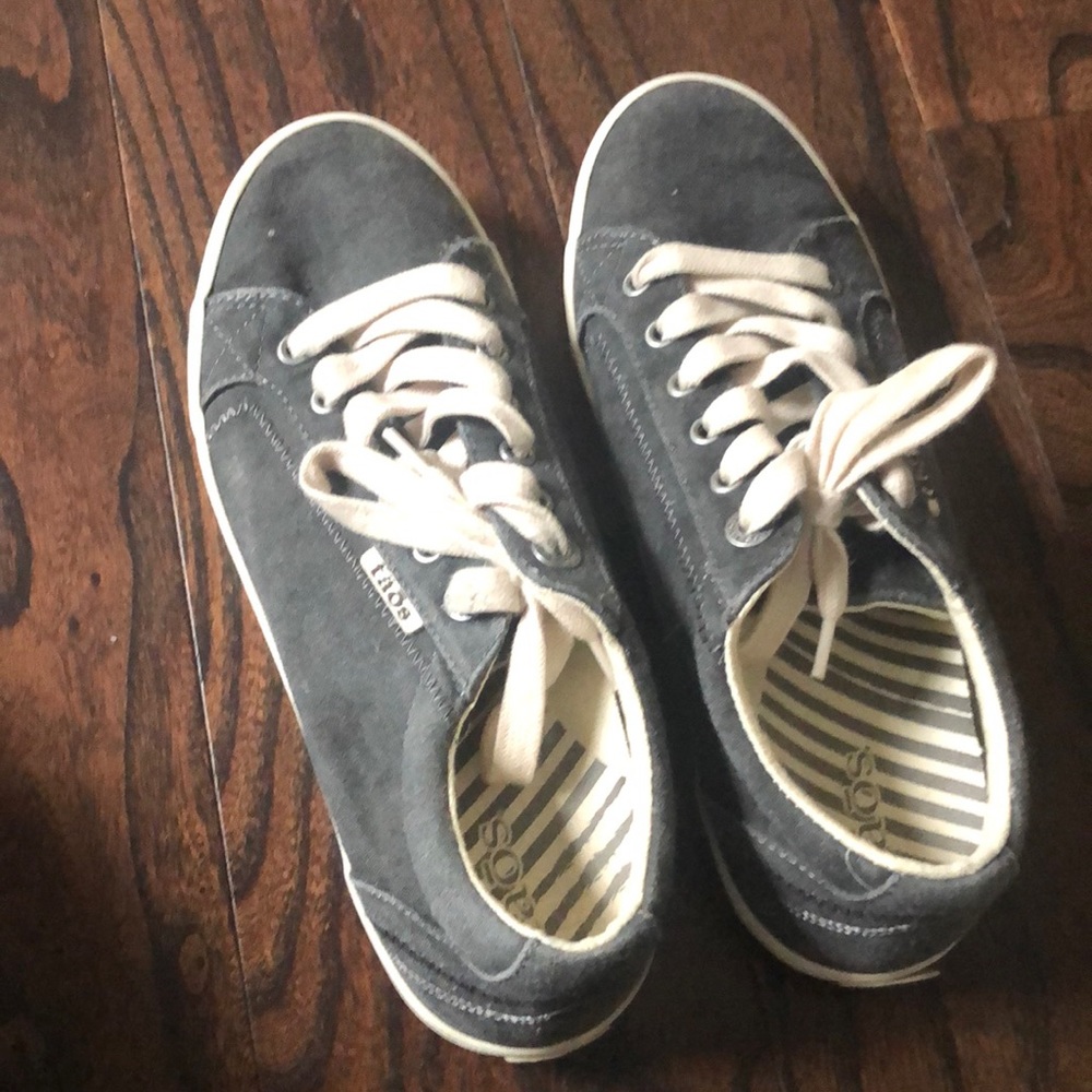 Taos sneakers